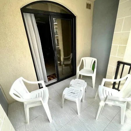 Regent Court - 3 Bedroom Apartment Within Walking Distance From Seafront St. Paul's Bay Exterior photo