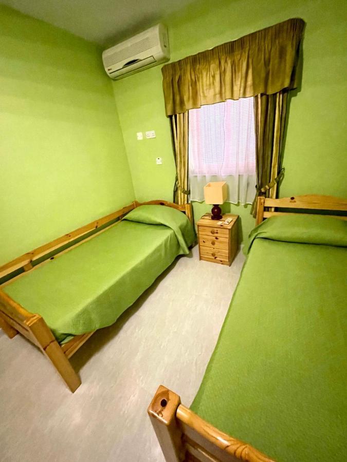 Apartment Regent Court - 3 Bedroom Within Walking Distance From Seafront St. Paul's Bay