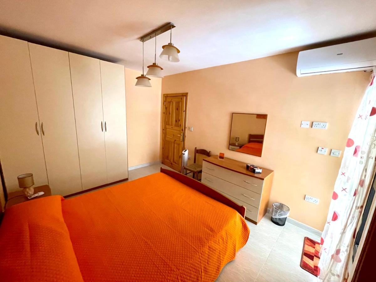 Regent Court - 3 Bedroom Within Walking Distance From Seafront St. Paul's Bay