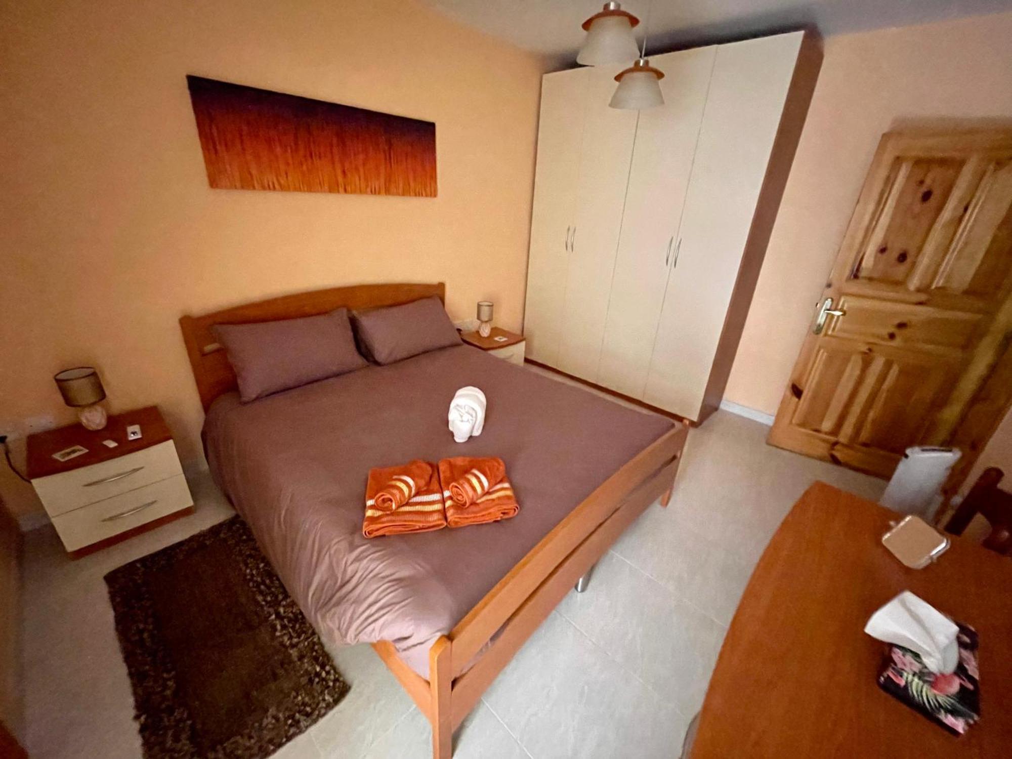 Apartment Regent Court - 3 Bedroom Within Walking Distance From Seafront St. Paul's Bay