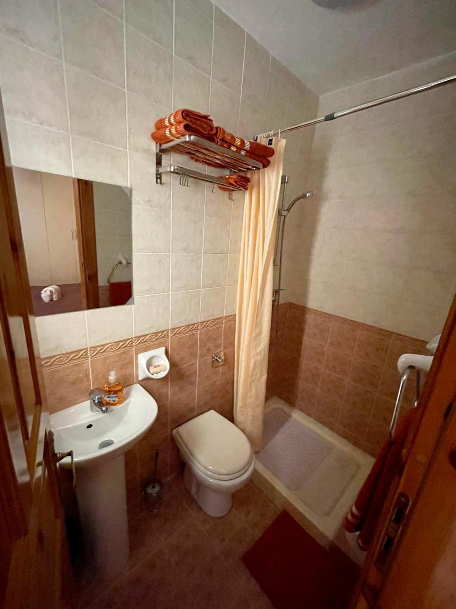 Regent Court - 3 Bedroom Within Walking Distance From Seafront *