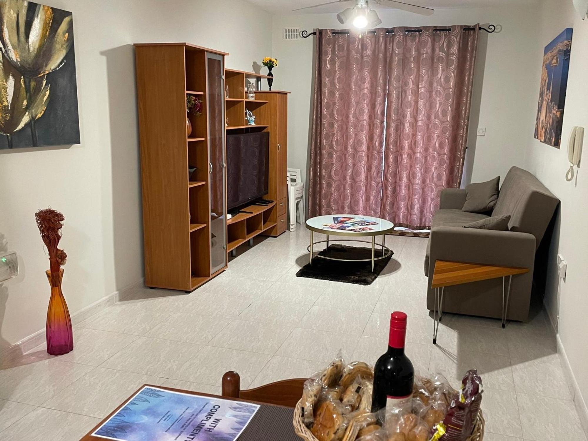 Regent Court - 3 Bedroom Within Walking Distance From Seafront