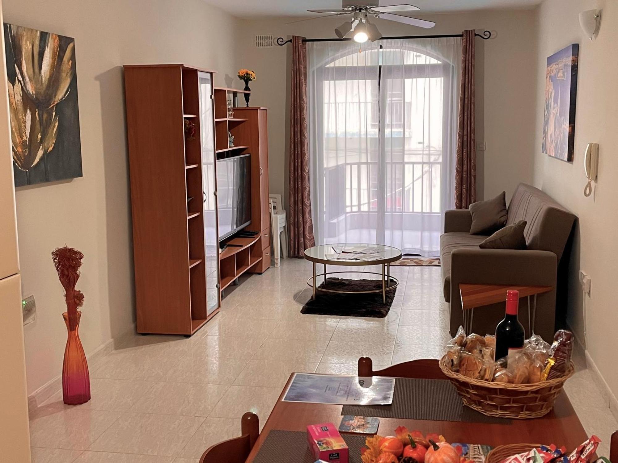 Apartment Regent Court - 3 Bedroom Within Walking Distance From Seafront St. Paul's Bay